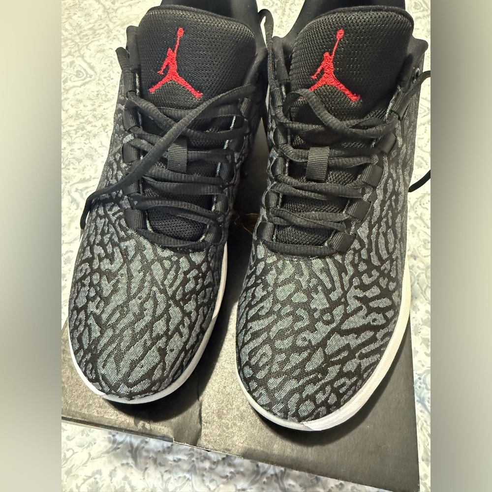 Jordan Black and Gray Patterned Sneakers